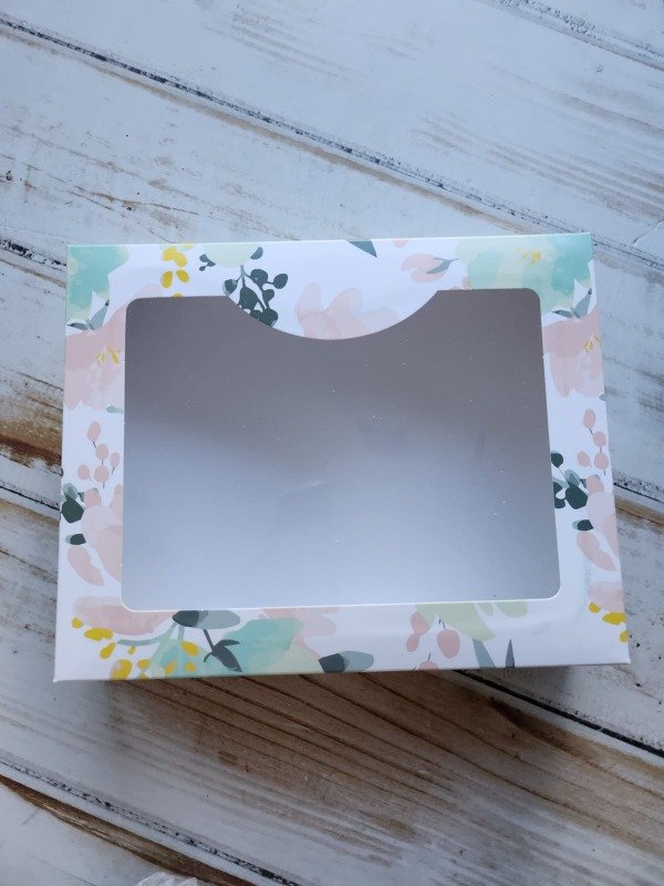 Producto - Caja Alfajores - Cookies - Floreada  Medida 22x17x5,5