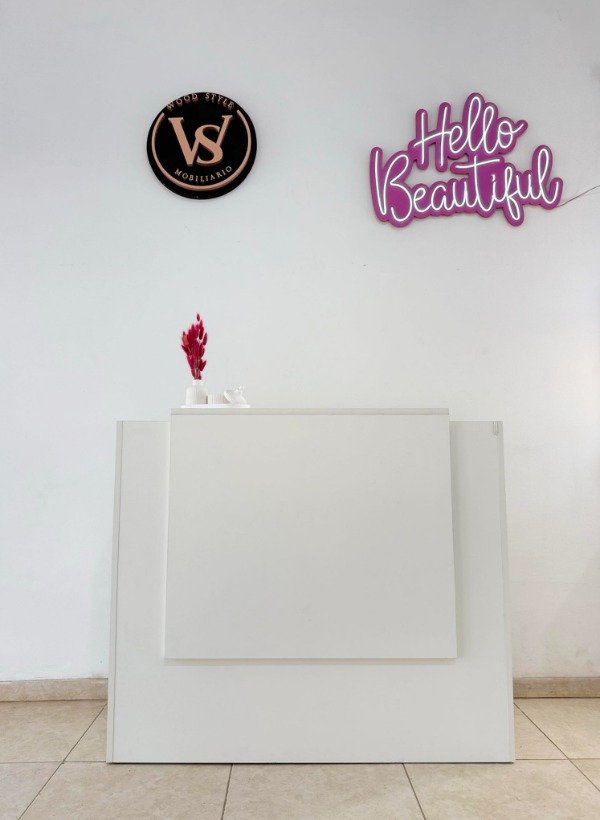 Producto - Mostrador con alzada blanca