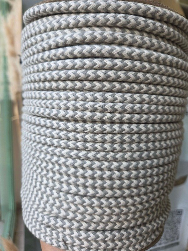 Producto - Cordon de algodón trenzado ZIGZAG GRIS CEMENTO Y CRUDO