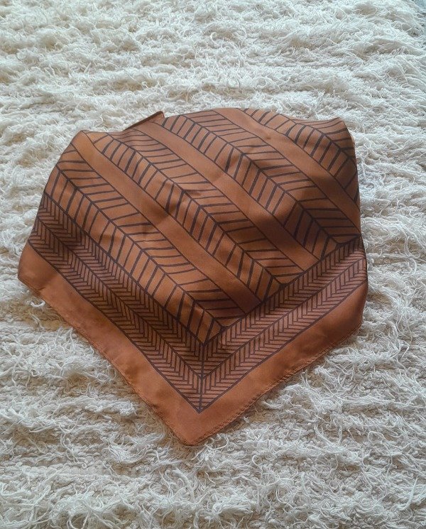Producto - Pañuelo de seda importado 6 70 x 70 cm