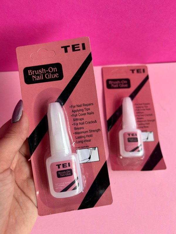 Producto - Pegamento para uñas Tei