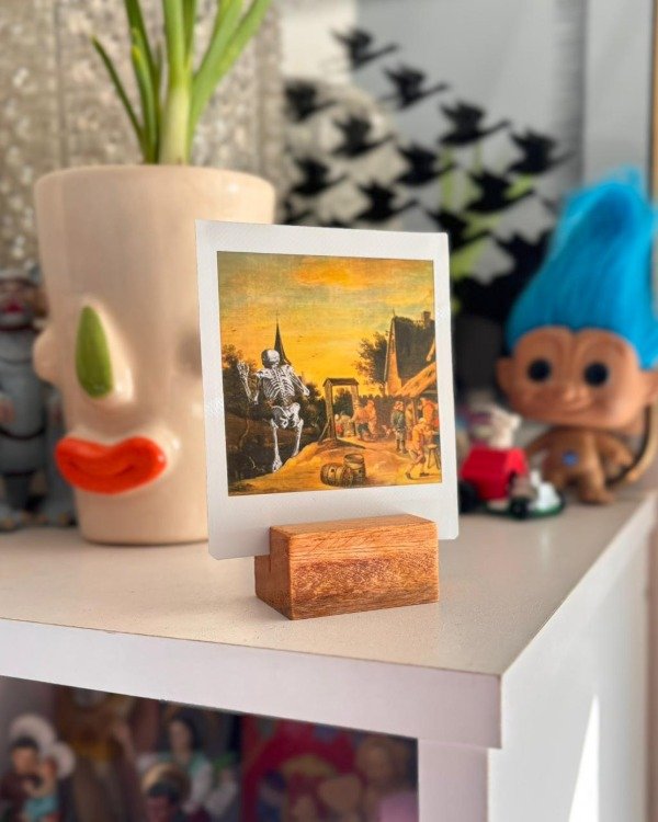 Producto - Polaroid Esqueleto + Base de madera