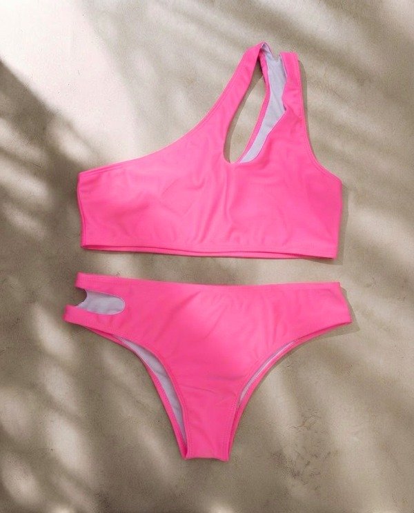Producto - Bikini con top de un hombro y vedetina AL COSTO