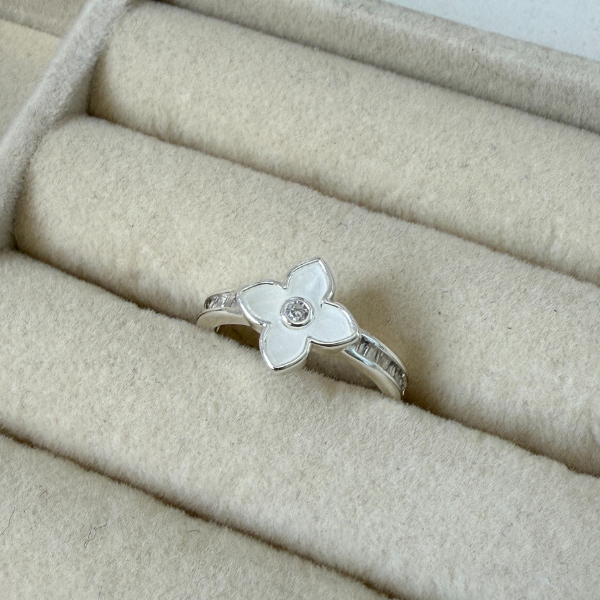 Producto - Anillo Louis White