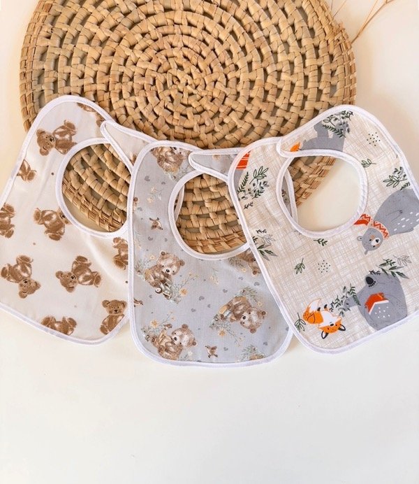 Producto - Babero impermeables, estampas unisex. UNIDAD