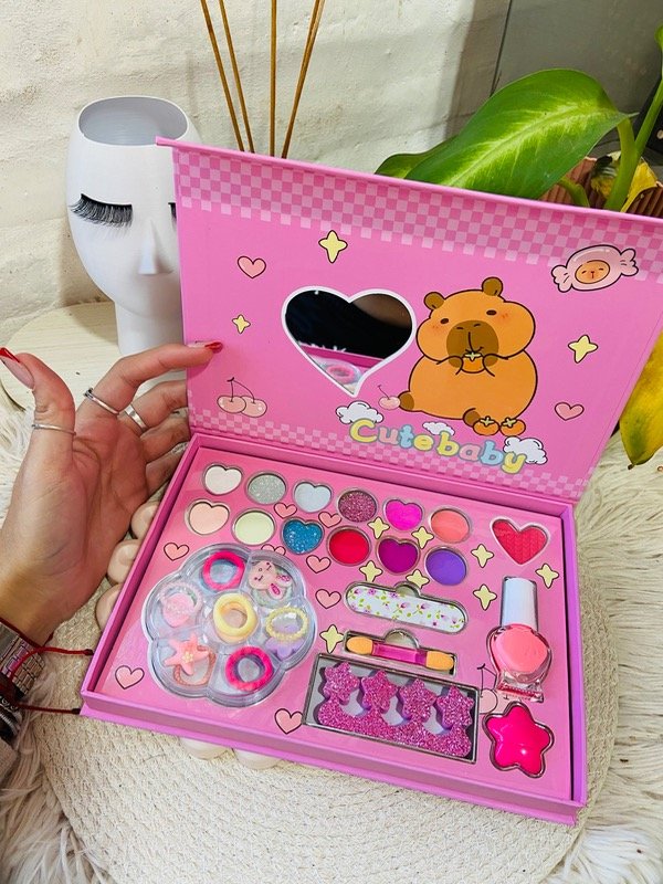 Producto - Set de Sombras y Accesorios Capibara