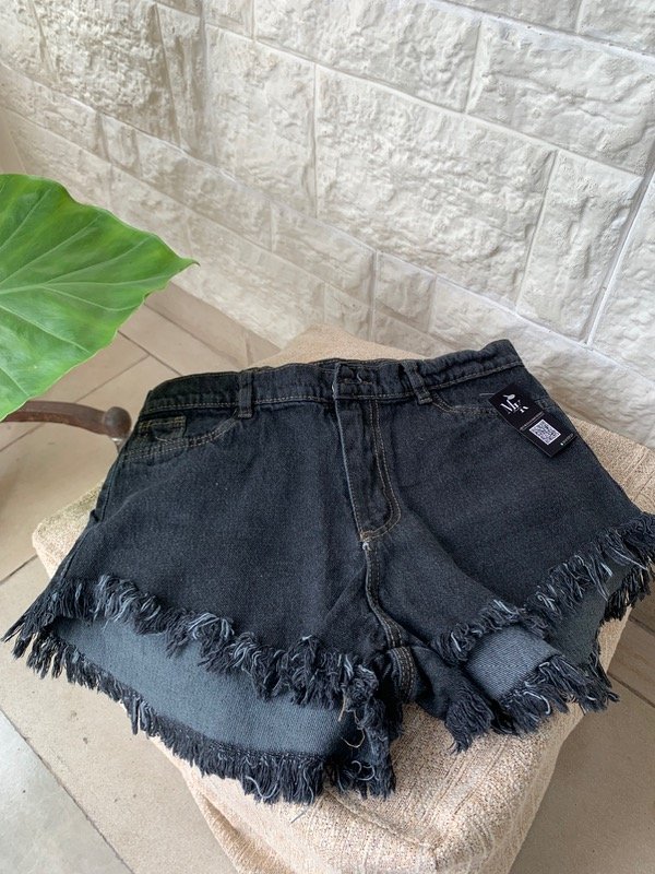 Producto - Short negro grisáceo