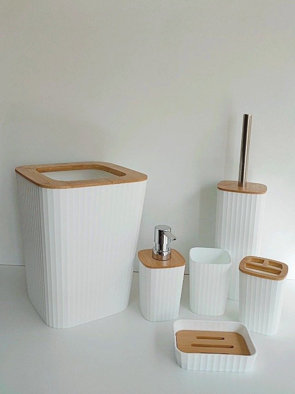Producto - Set de baño 6 piezas PVC y Bambú