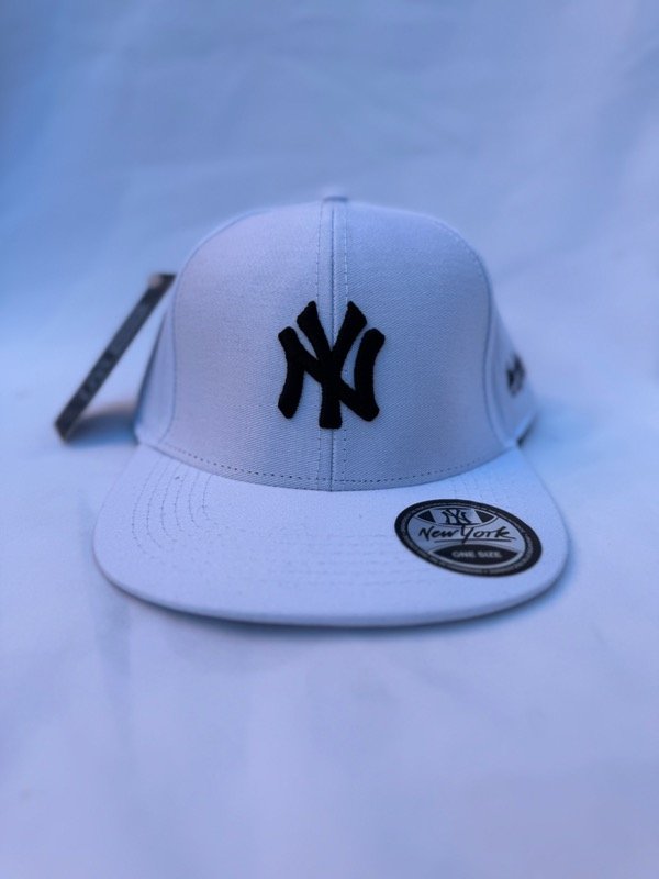 Producto - GORRA CERRADA NY BLANCA