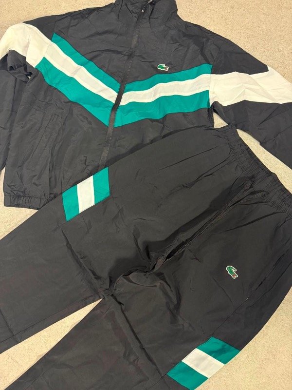 Producto - Conjunto Lacoste rompeviento - 1