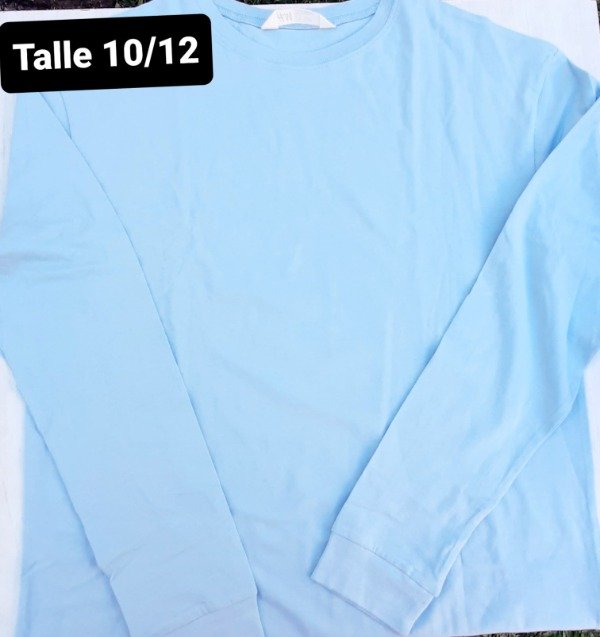 Remera manga larga HyM talle 10/12 celeste