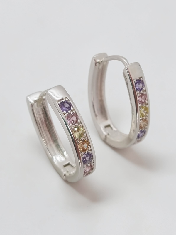 Producto - Aros acero blanco argollita Oval gde línea strass plat/color