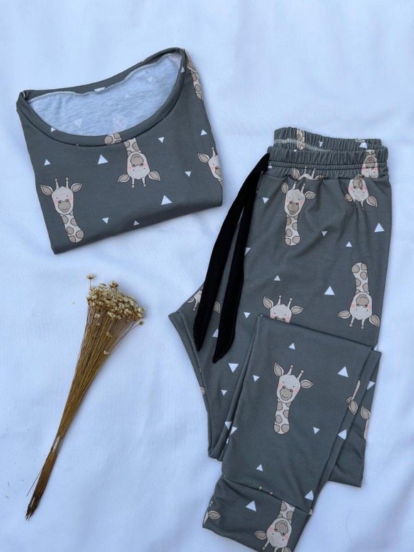 Producto - PIJAMA JIRAFA / EN STOCK