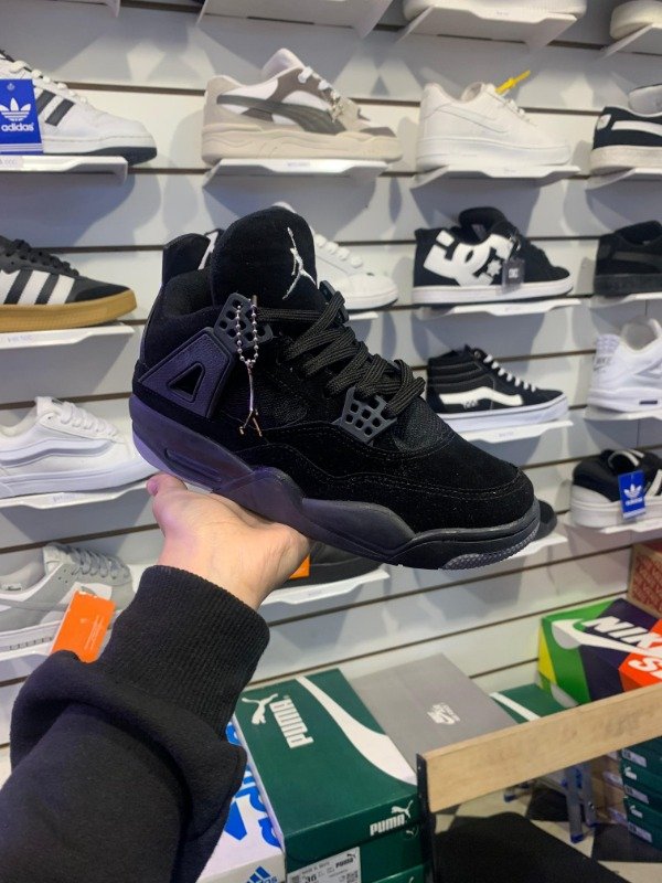 Producto - JORDAN RETRO BLACK CAT