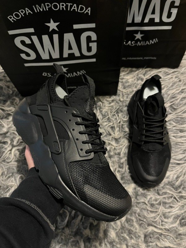 Producto - AIR HUARACHE TRIPLE BLACK