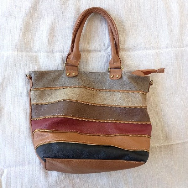 Producto - Cartera marrón con franjas multicolores
