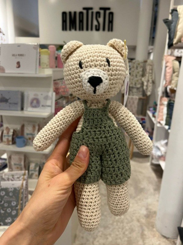 Producto - Muñeco de apego tejido - Osito con jardinero