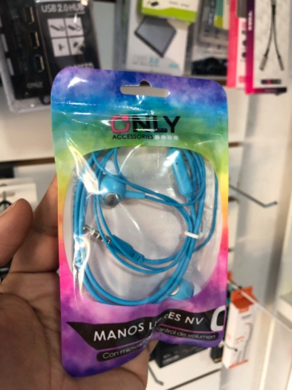 Producto - Auricular cable común celeste