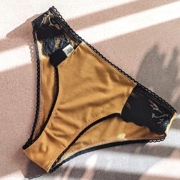 Producto - Bombacha vedetina marrón y negra con puntilla - by Mariana Maggi
