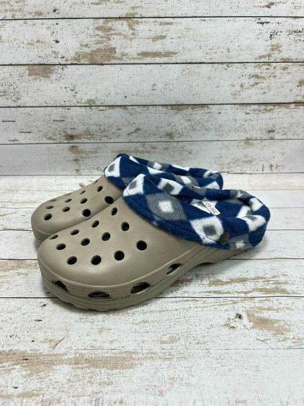 Producto - Crocs con peluche cemento del 39 al 44