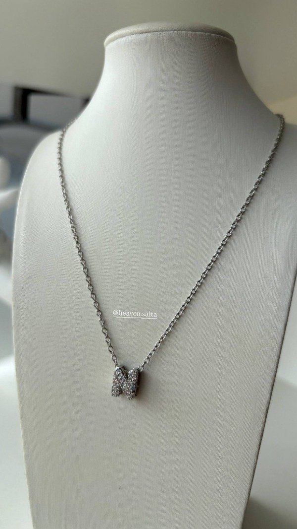 Producto - Collar inicial strass acero plateado