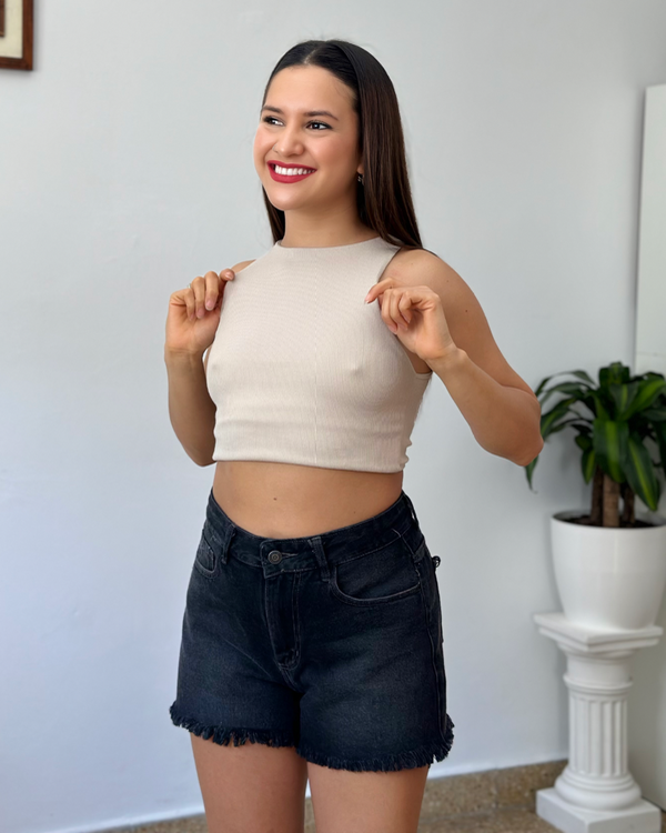 Producto - Short negro localizado