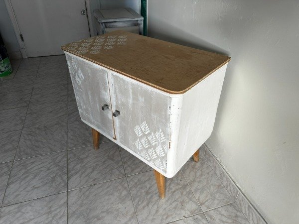 Producto - MESA DE LUZ DOBLE TIPO NORDICA INTERVENIDA 67x38x65 #13013 - 1