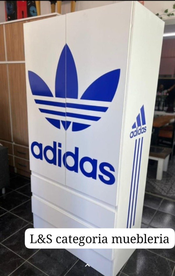 Producto - Ropero ADIDAS