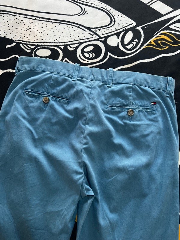 Producto - Pantalón Tommy Hilfiger celeste. Talle 44