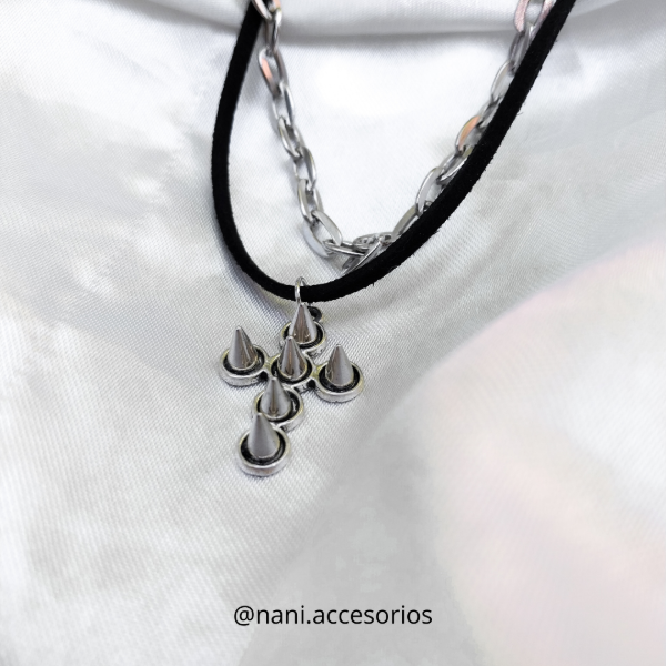 Producto - Gargantilla cruz con pinches
