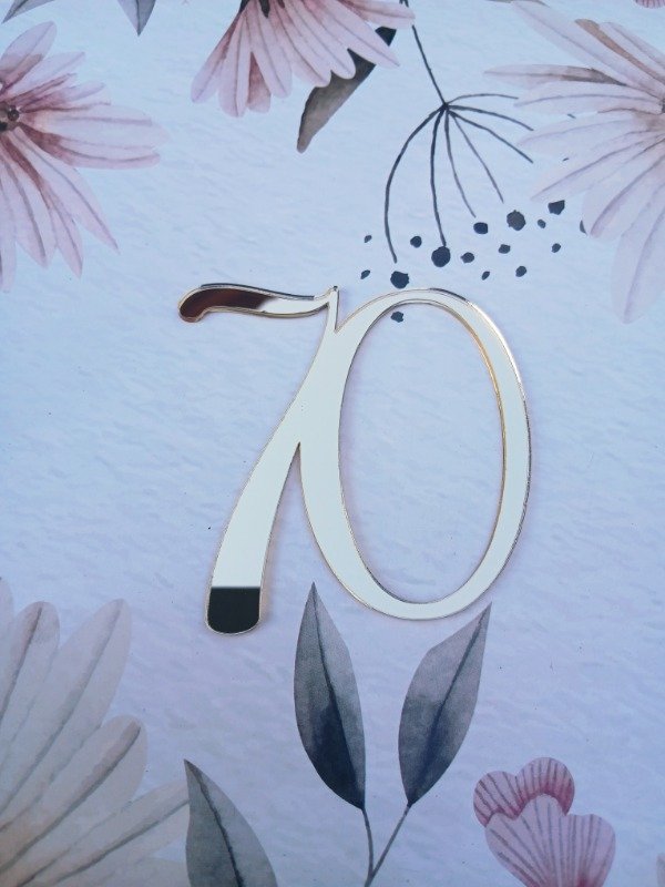 Producto - Topper frontal acrilico dorado  70