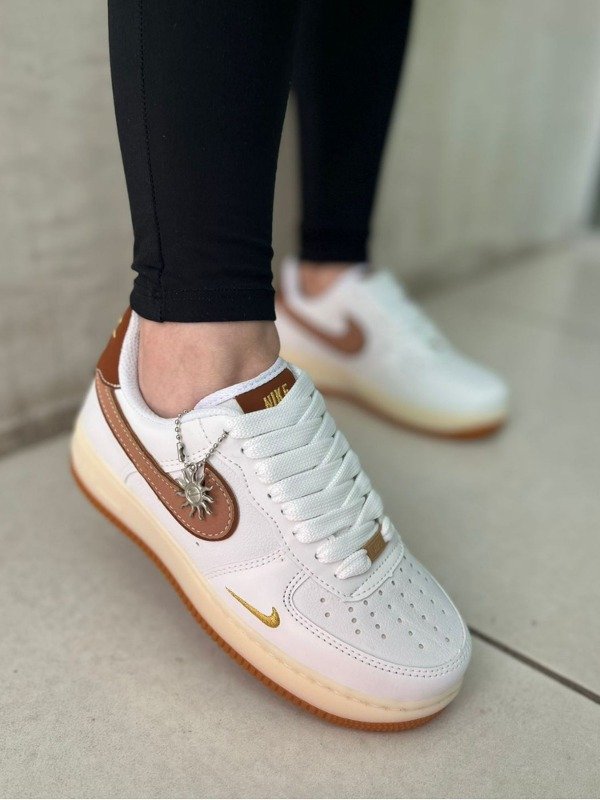 Producto - NIKE AF (Blanco/Beige)