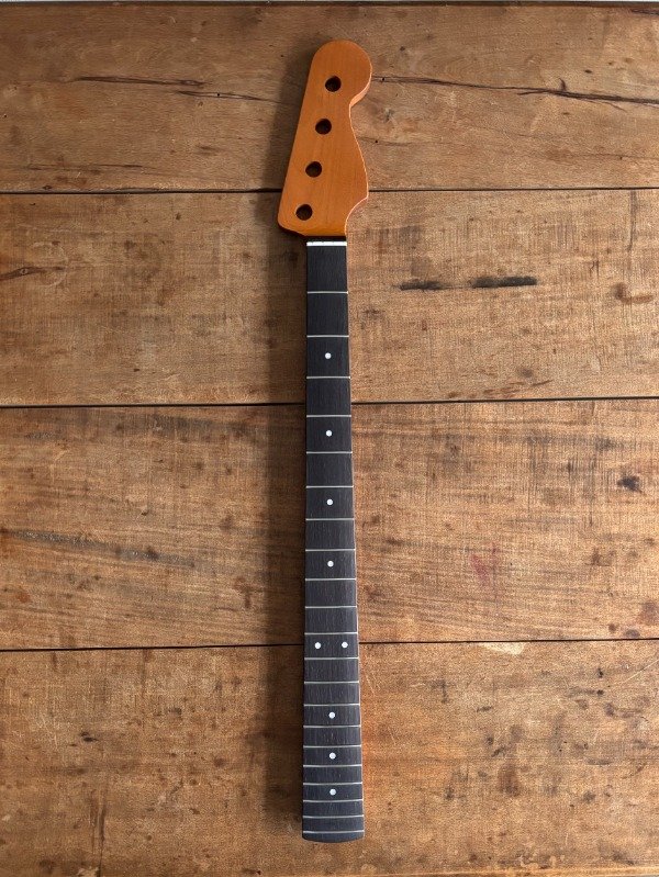 Producto - Mango Precision Bass Roasted Maple - Rosewood Fretboard 21 trastes