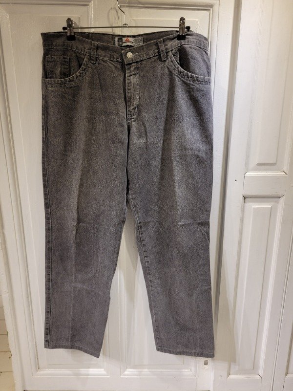 Producto - Jean MONTERO gris Talle 50 - PRECIO: 40X