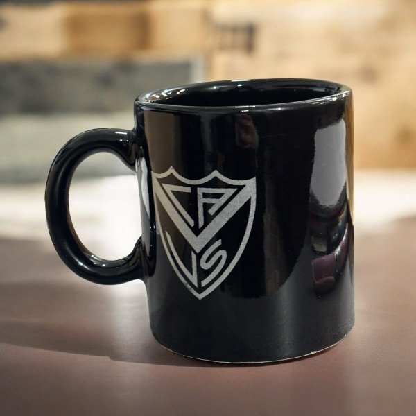 Producto - GANGA - TAZA RECTA NEGRA EQUIPOS DE FUTBOL EN CAJA - ESCUDO VELEZ DESCENTRADO