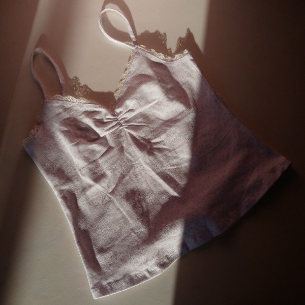 Producto - Musculosa corazones rosa