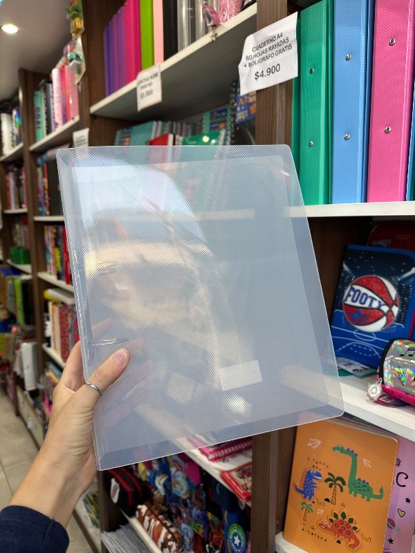 Producto - Carpeta Lomo Ancho A4 TRANSPARENTE