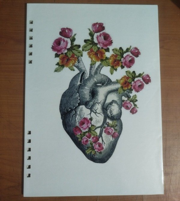 Producto - Cuaderno corazón con rosas