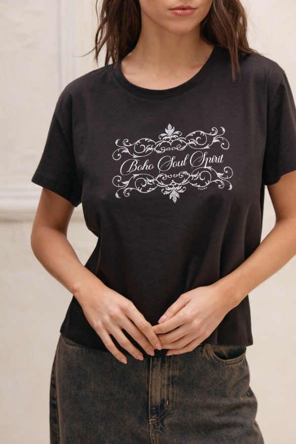 Producto - REMERA M/C CON STRASS BOHO SOUL SPIRIT - 1