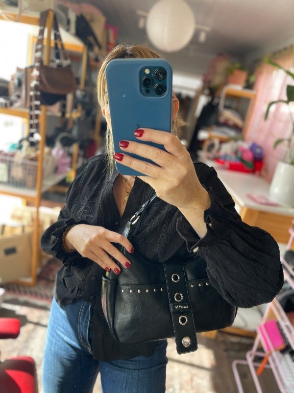 Producto - Cartera Negra Amayra tachitas - 0