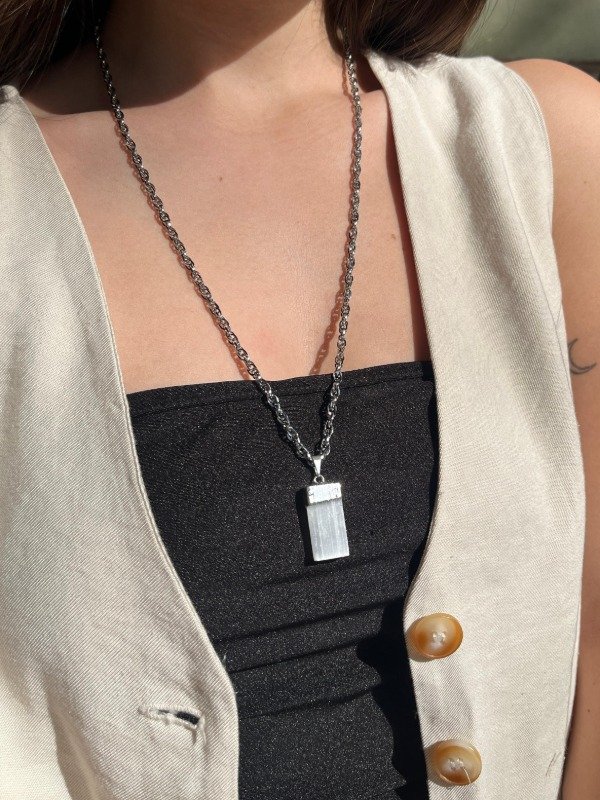 Producto - Selenita y cadena de acero larga