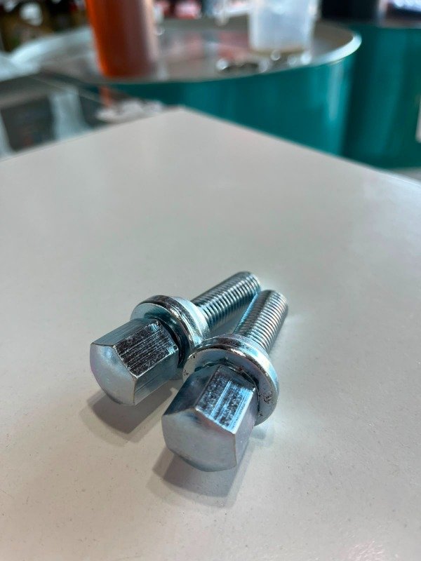 Producto - Tornillos de rueda
