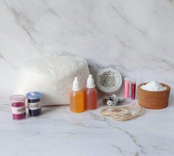 Producto - Kit Vela con Molde 4 - Peonia Chica