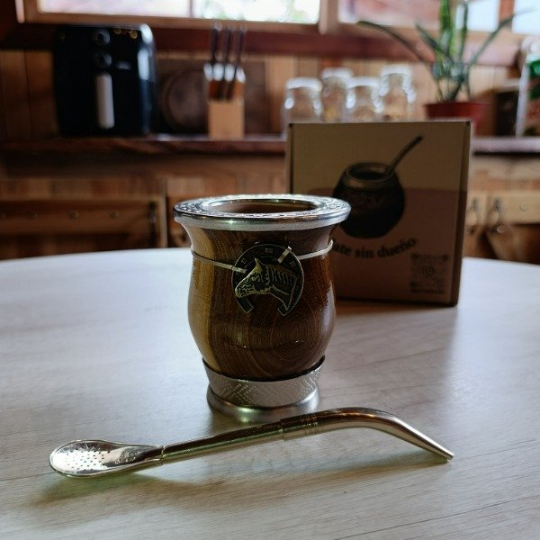 Producto - Mate de madera dura, virola de aluminio y dije