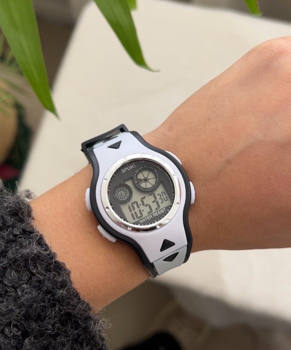 Producto - Reloj deportivo blanco