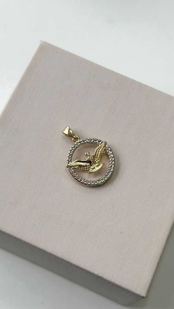 Producto - Dije espíritu santo con mezcla de baños laminado en oro 18k