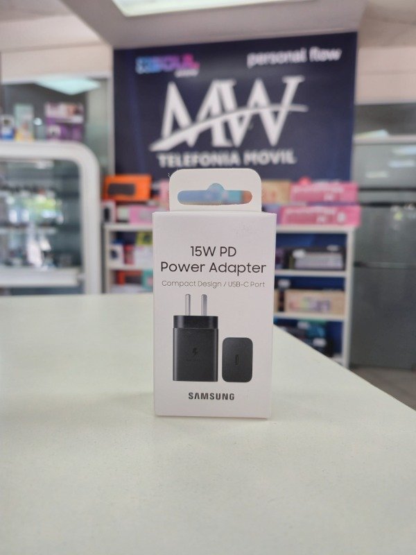 Producto - Cargador Viajero Samsung USB-C 15W Sin Cable EP-T1510SCABLE