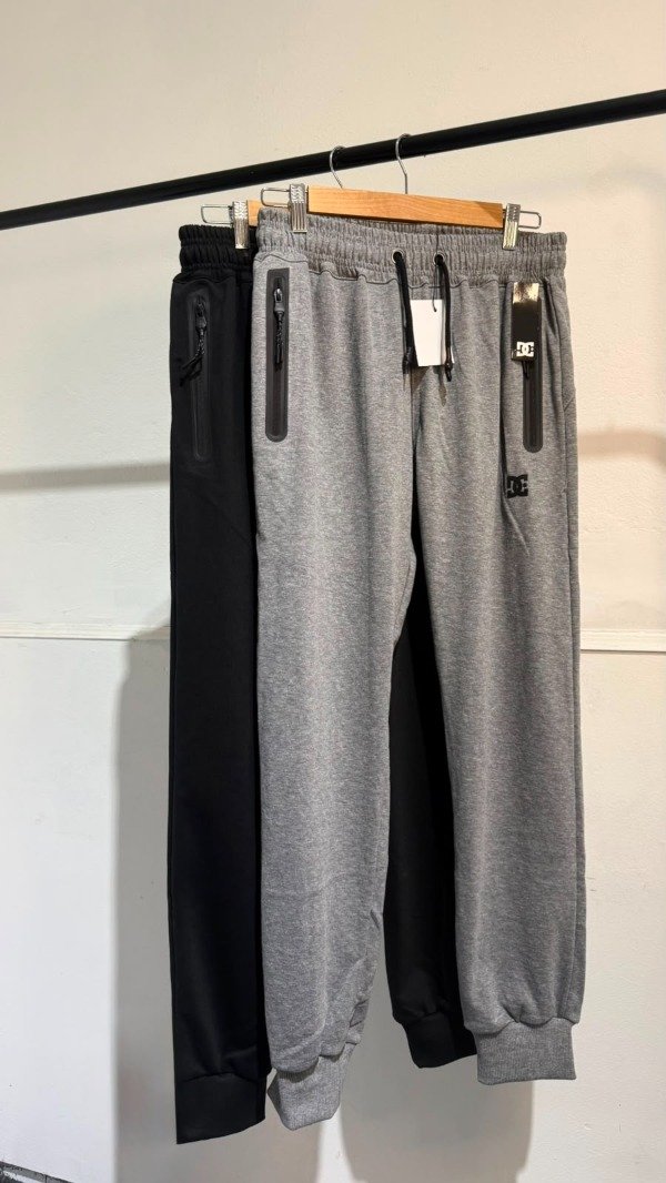 Producto - Jogging rustico con puño negro - 1
