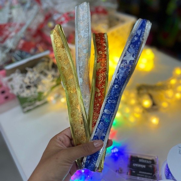 Producto - Cinta Navideña con Alambre 4cm x2.7mt 4902