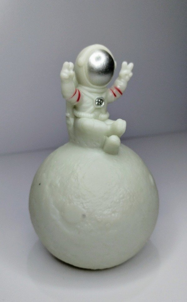 Producto - velador 13 cm astronauta a pila